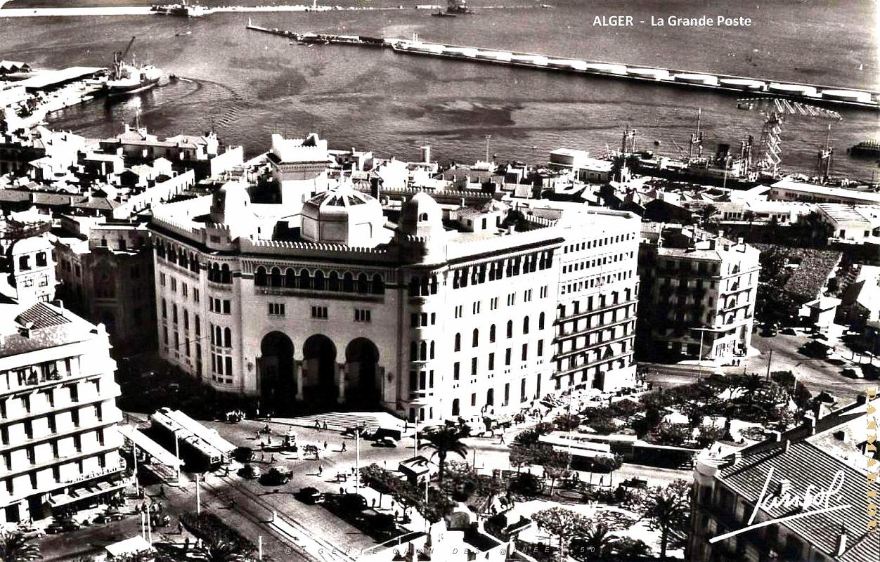 Alger - Vue aerienne - Grande Poste.jpg